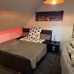 아파트 Large House In A Quiet Location *