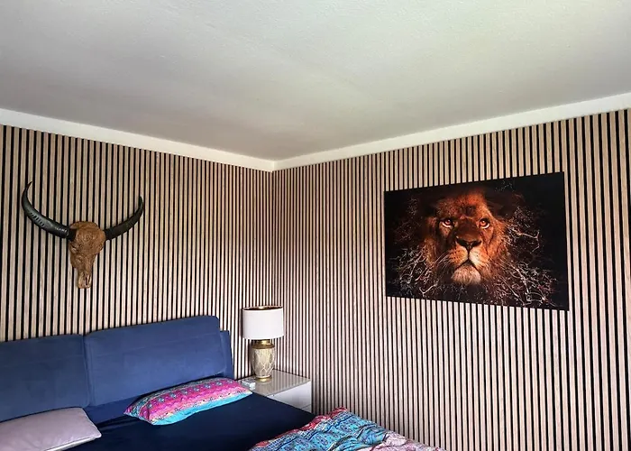 Large House In A Quiet Location Apartment *