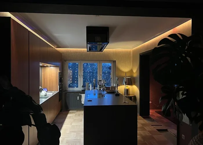 شقة Large House In A Quiet Location *